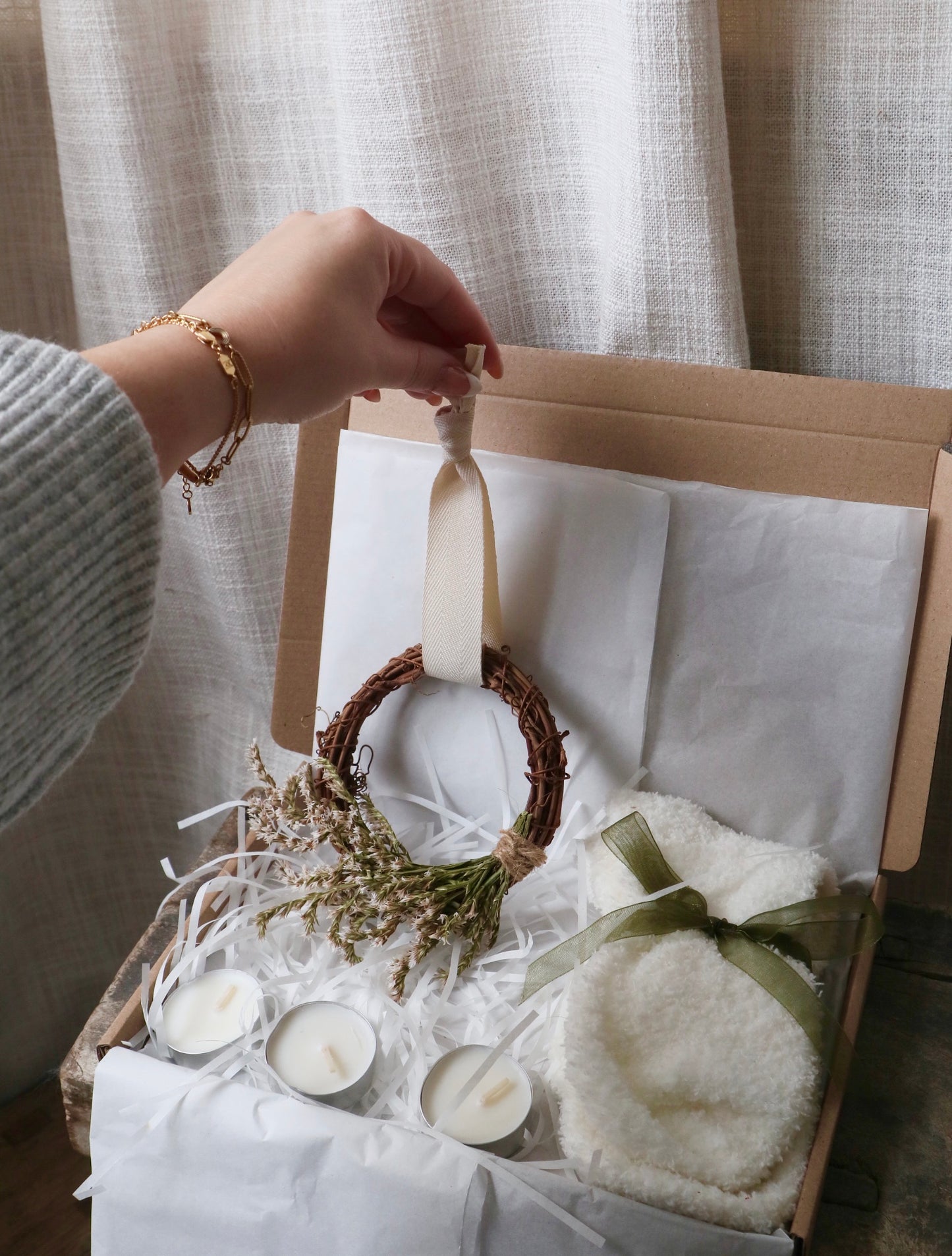 Green Cosy Christmas Gift Box