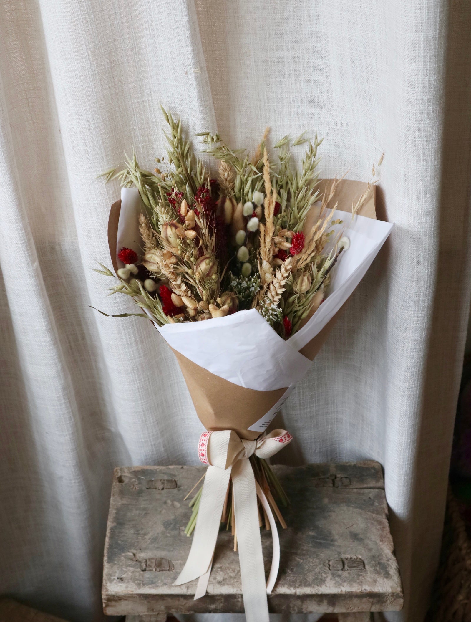 Merry | Christmas Dried Flower Arrangement