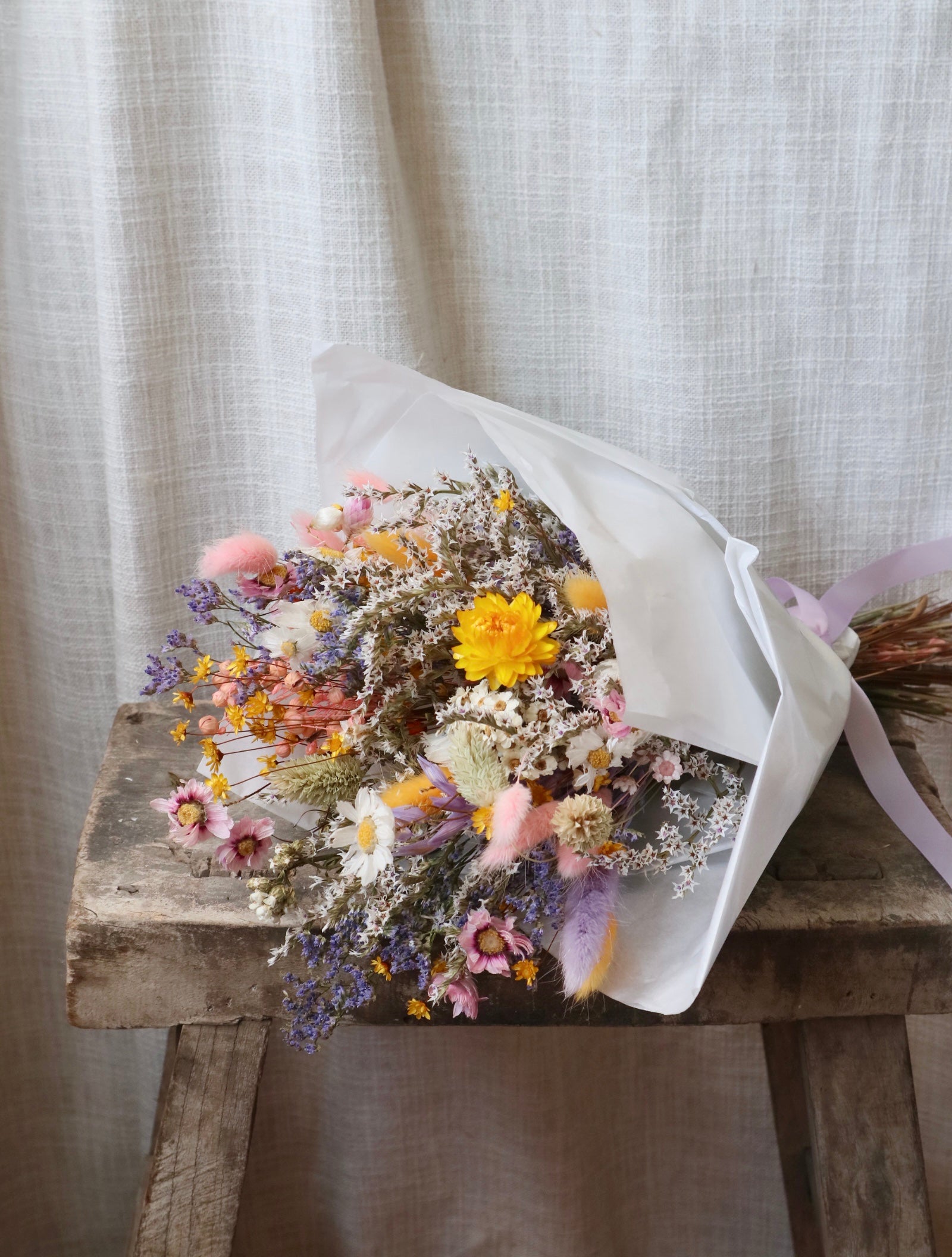 Lila Pastel Dried Flower Bouquet