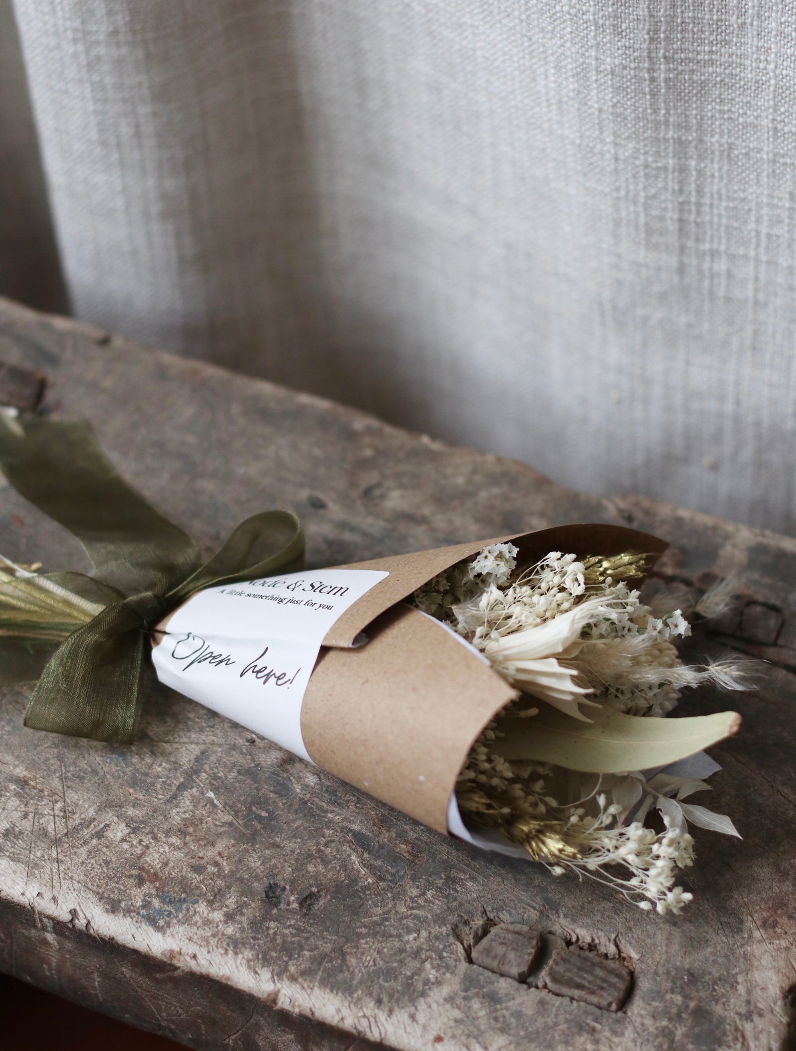 Mini Stella Pampas Christmas Bouquet