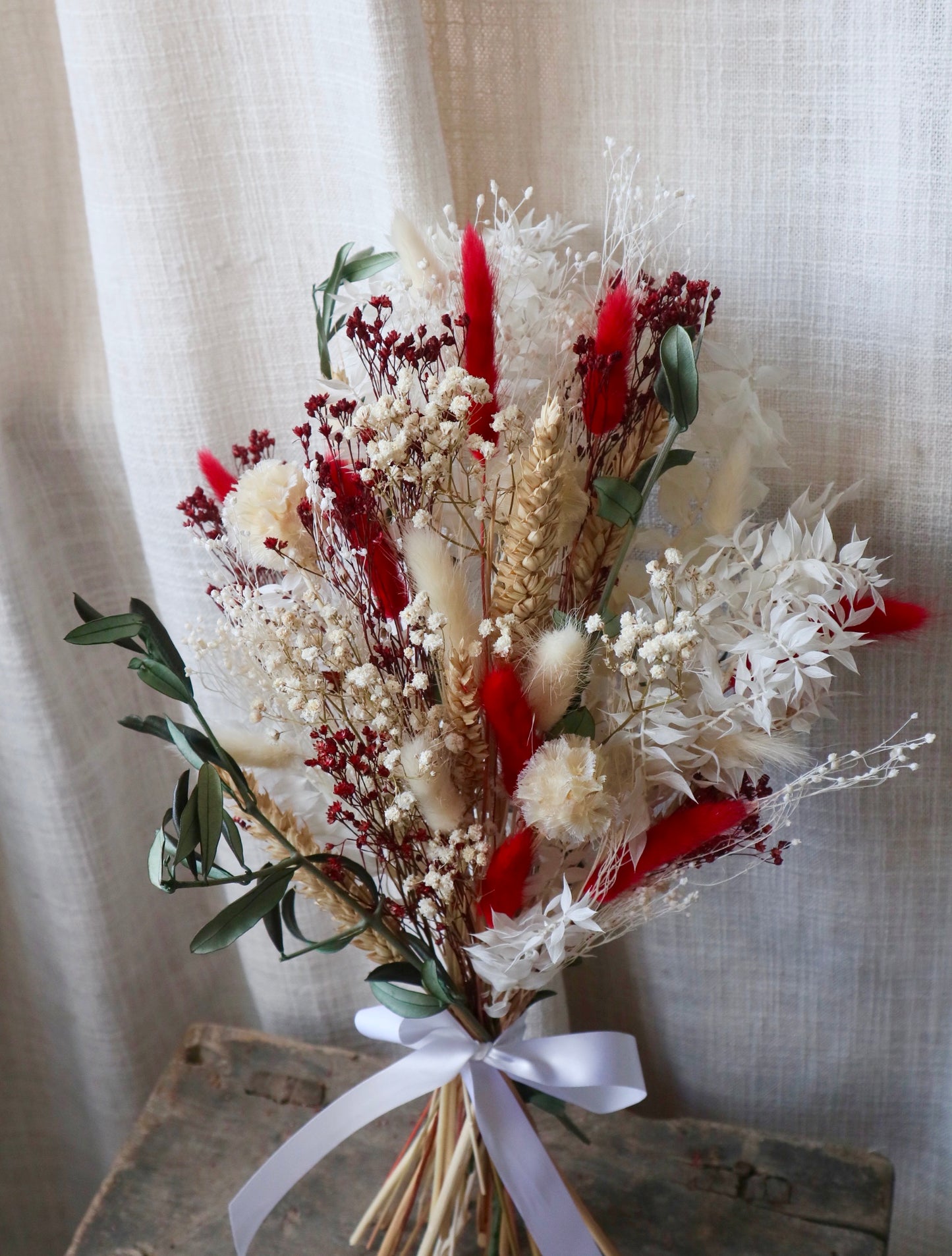 Neve | Christmas Dried Flower Arrangement