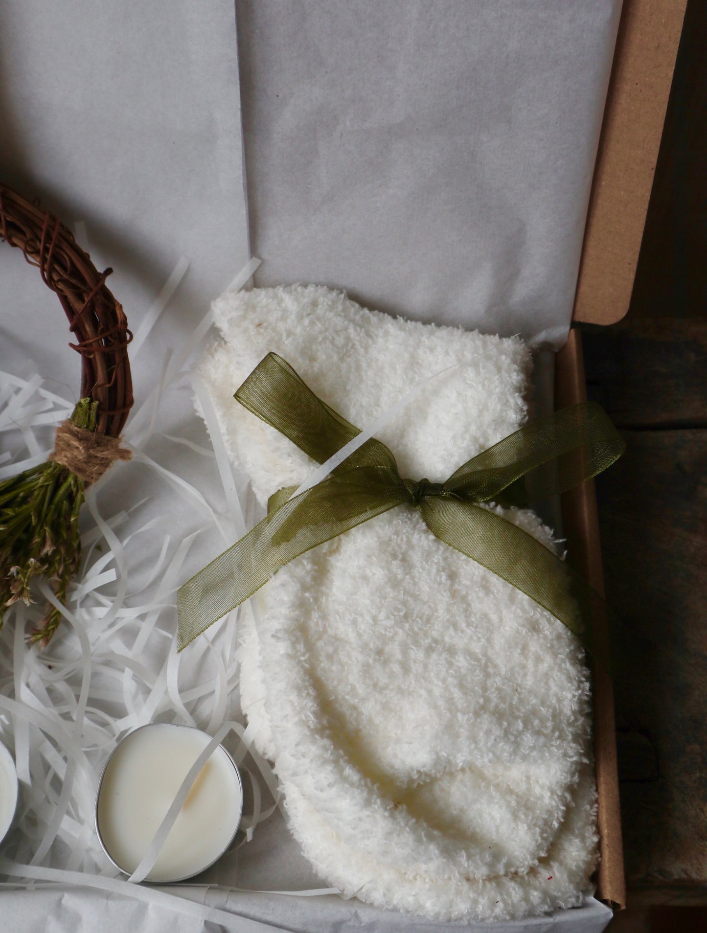 Green Cosy Christmas Gift Box