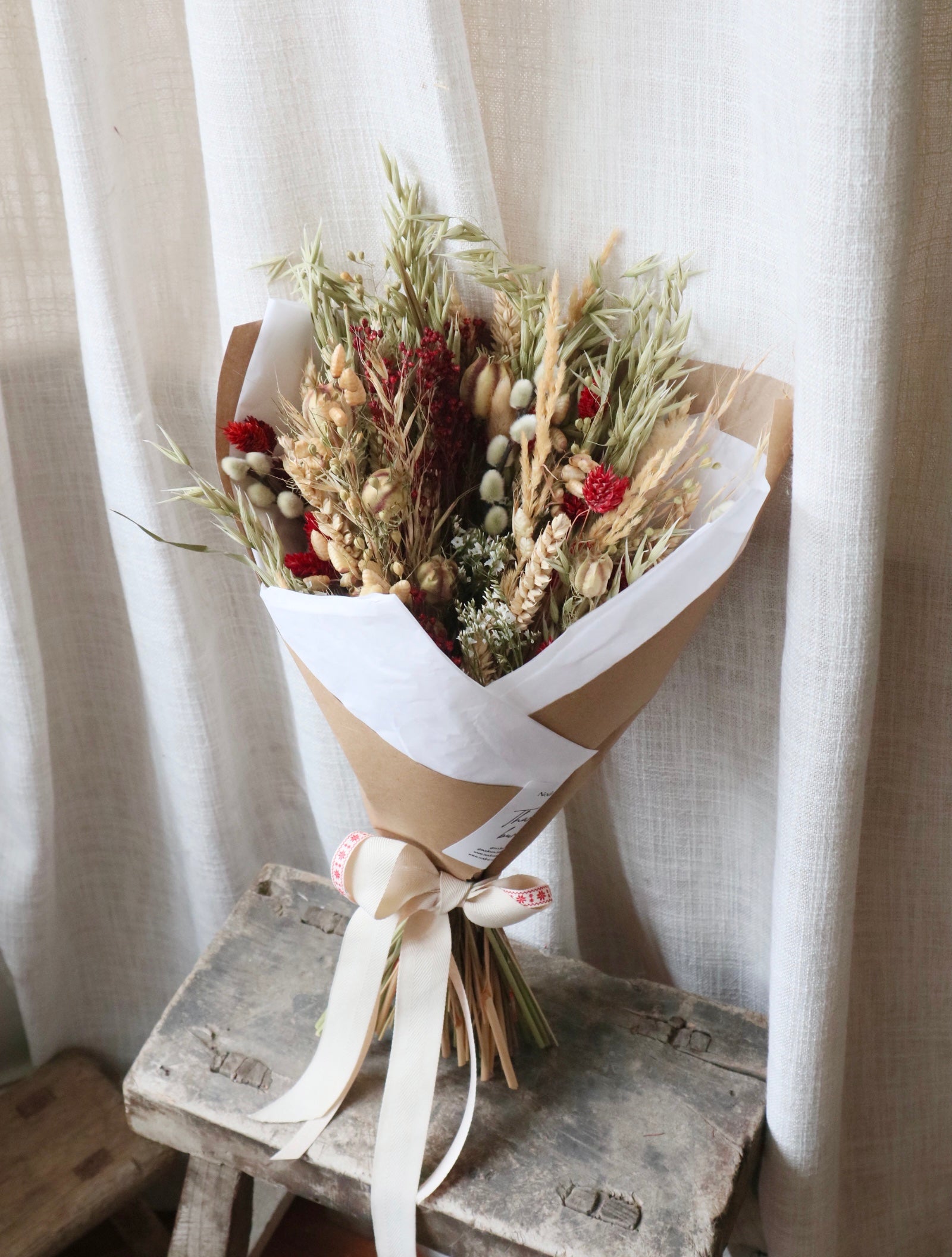 Merry | Christmas Dried Flower Arrangement