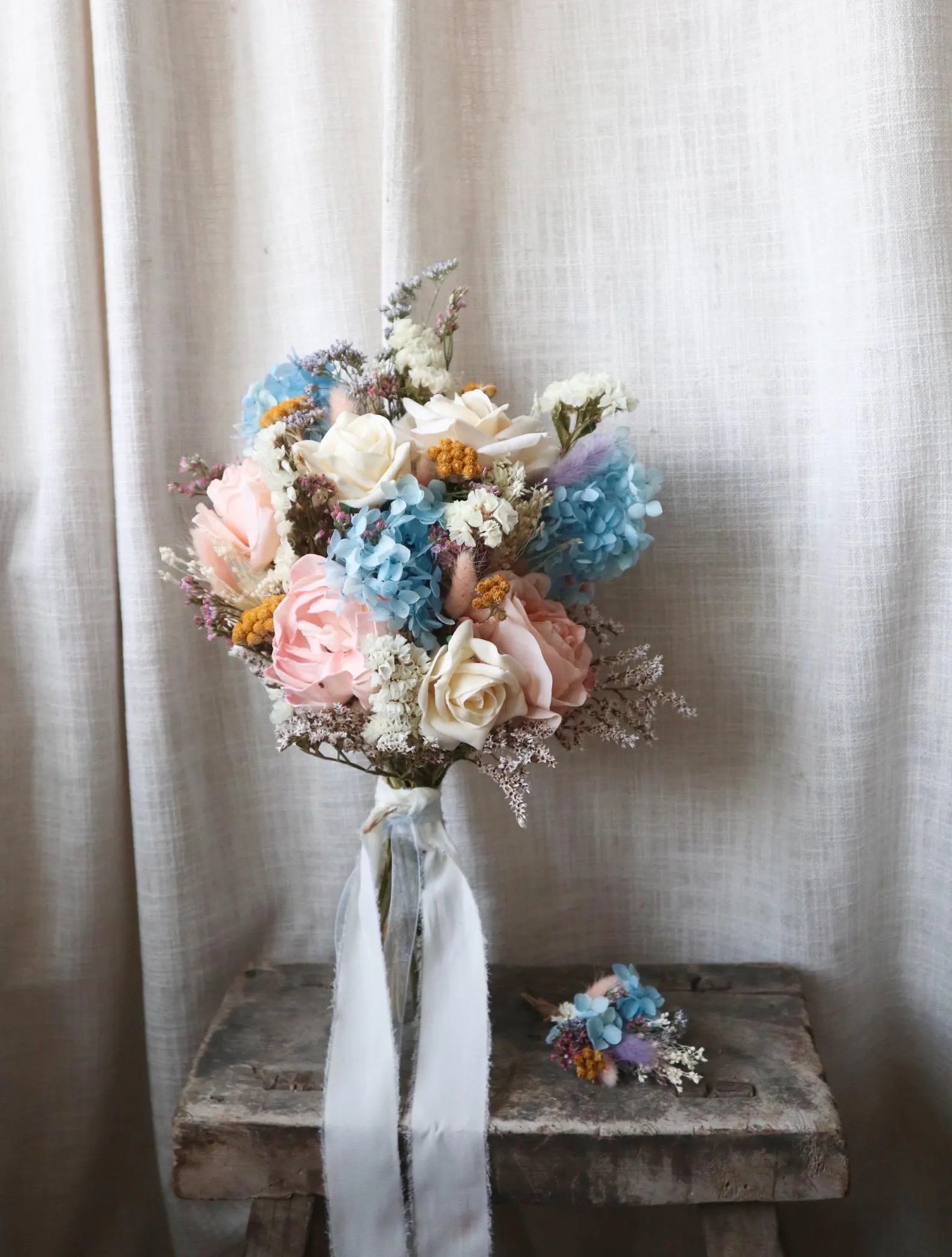 Perla | Pastel Dried Flower Bridal Bouquet
