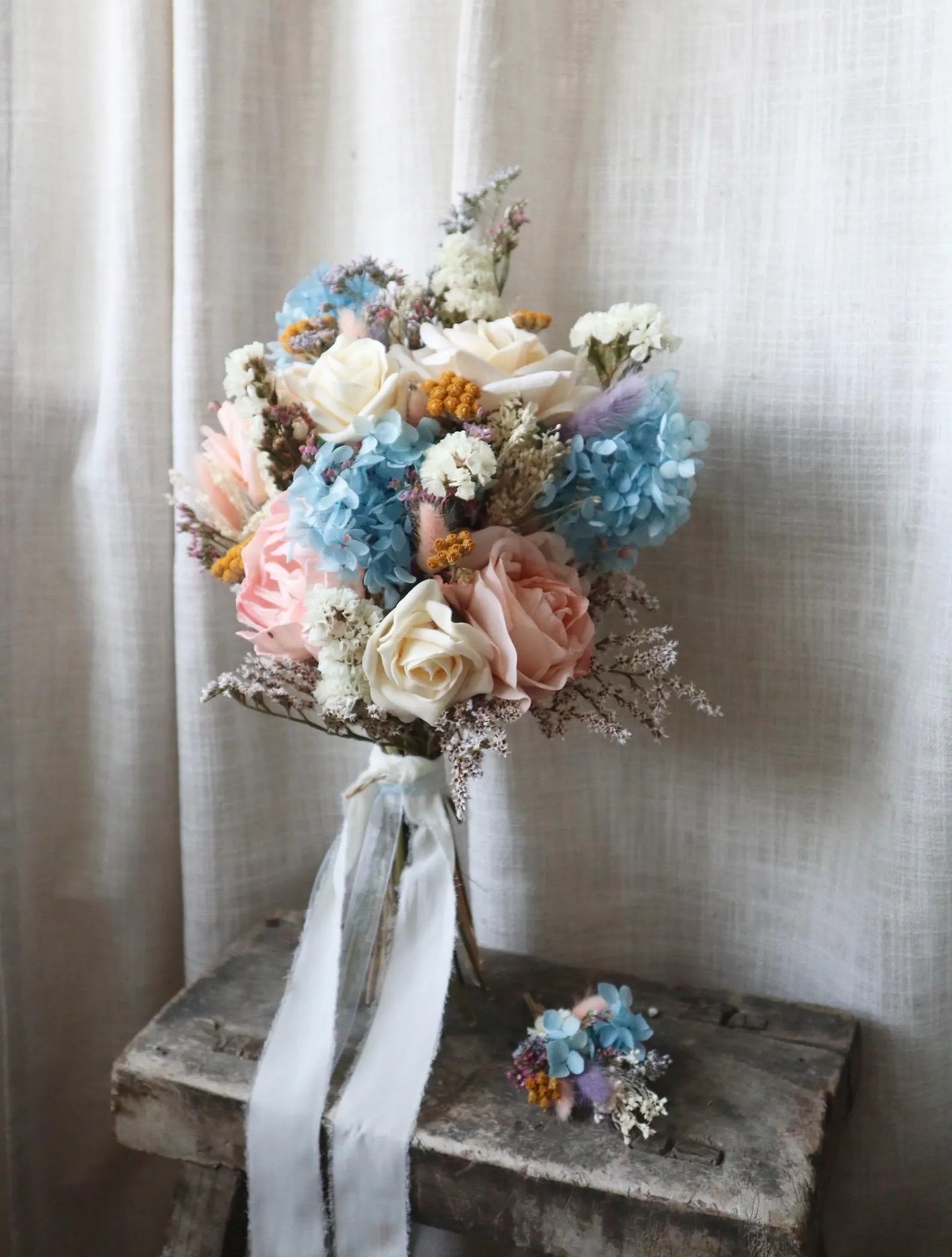 Perla | Pastel Dried Flower Bridal Bouquet