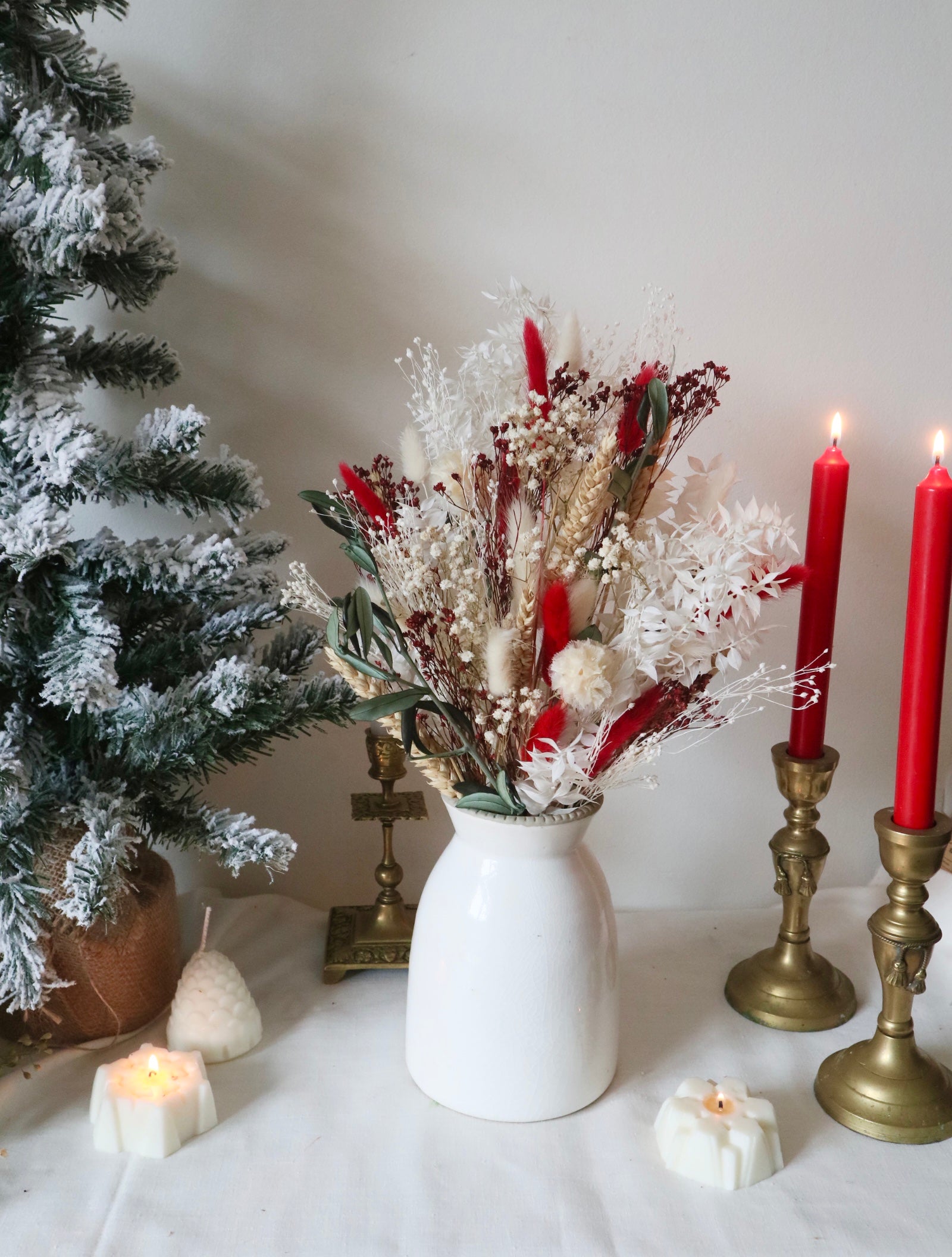 Neve | Christmas Dried Flower Arrangement
