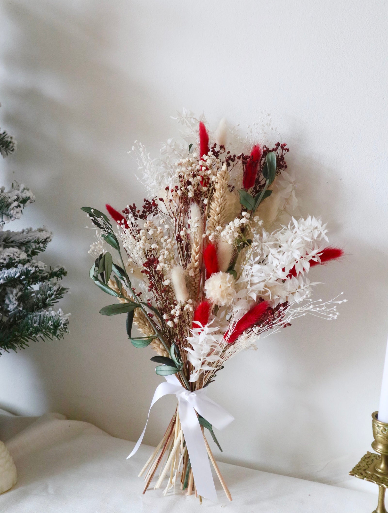 Neve | Christmas Dried Flower Arrangement