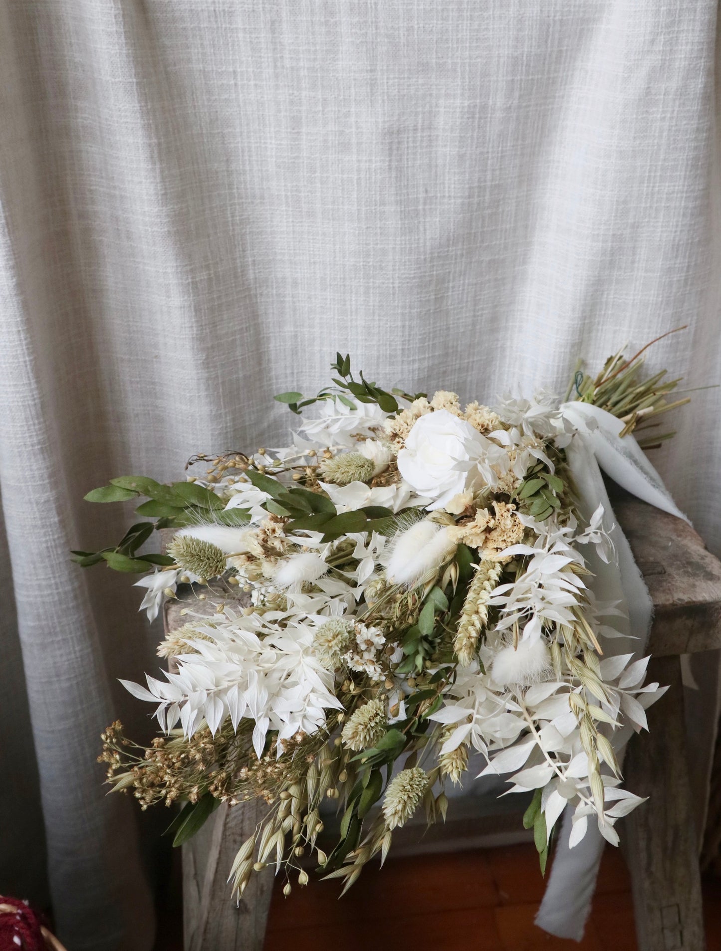 Clove | White & Green Dried Flower Bouquet