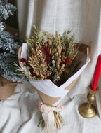 Merry | Christmas Dried Flower Arrangement