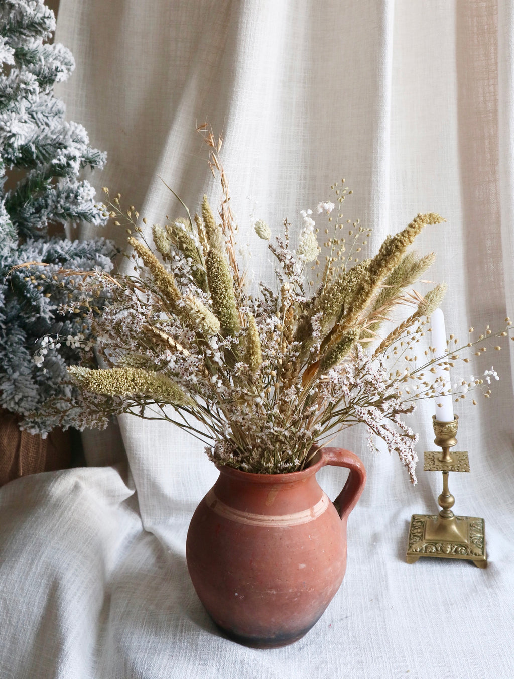 Eira | Christmas Dried Flower Arrangement
