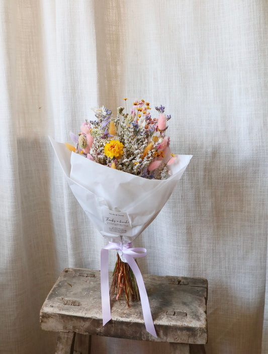 Lila Pastel Dried Flower Bouquet