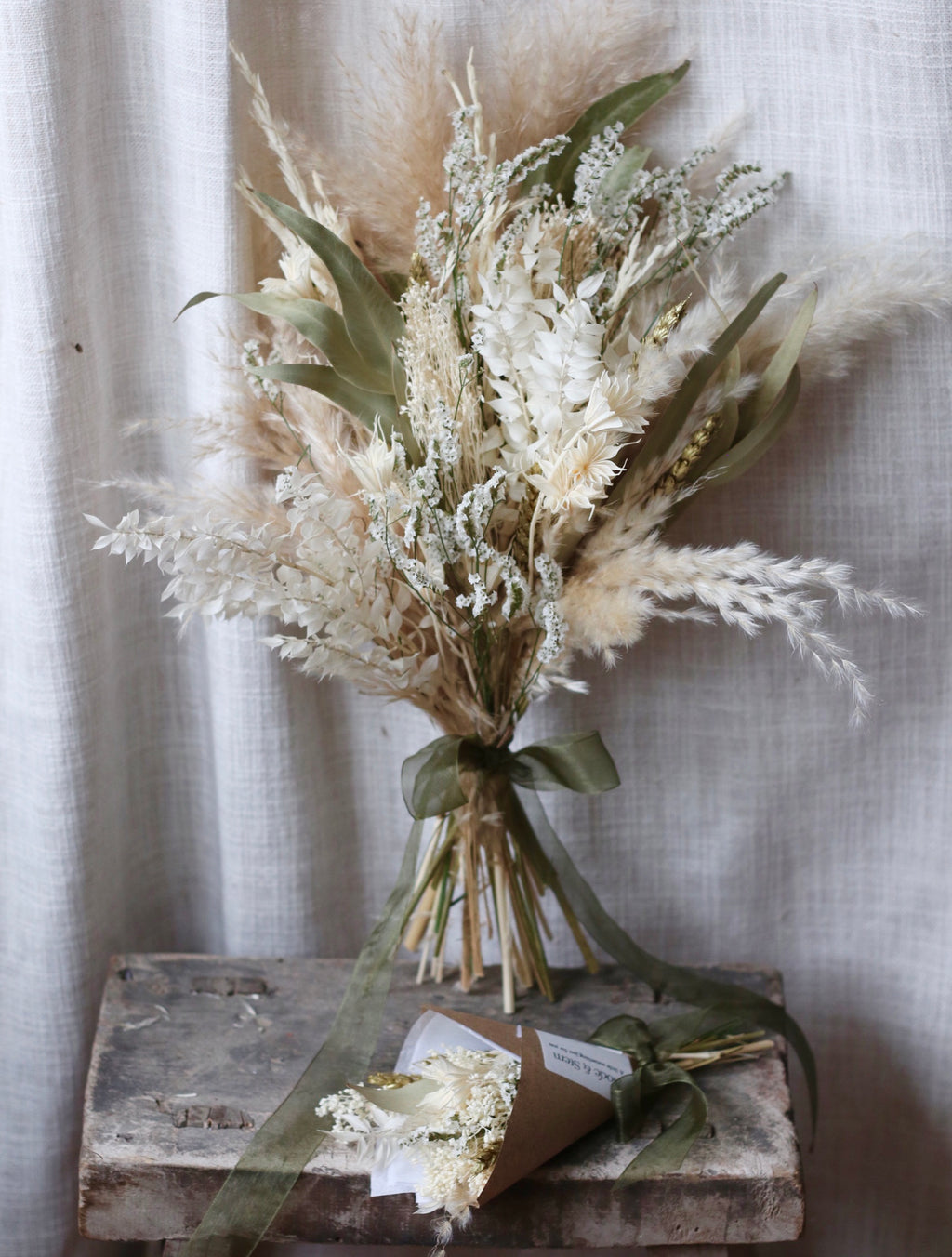 Mini Stella Pampas Christmas Bouquet