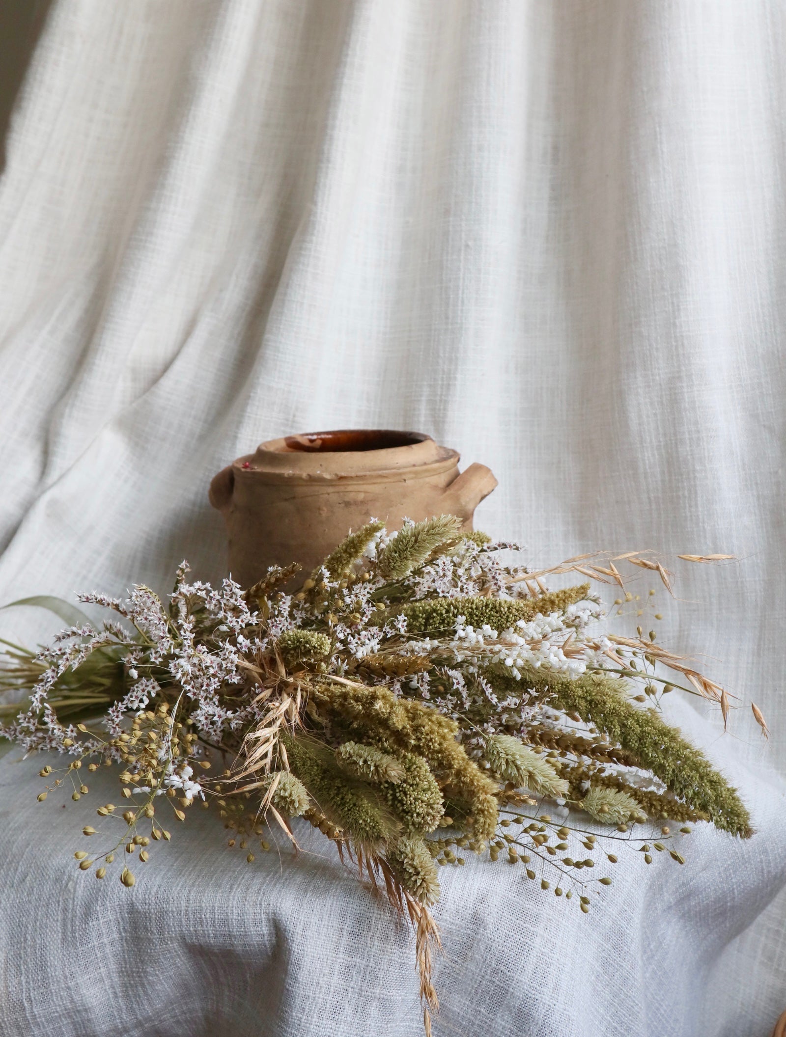 Eira | Christmas Dried Flower Arrangement